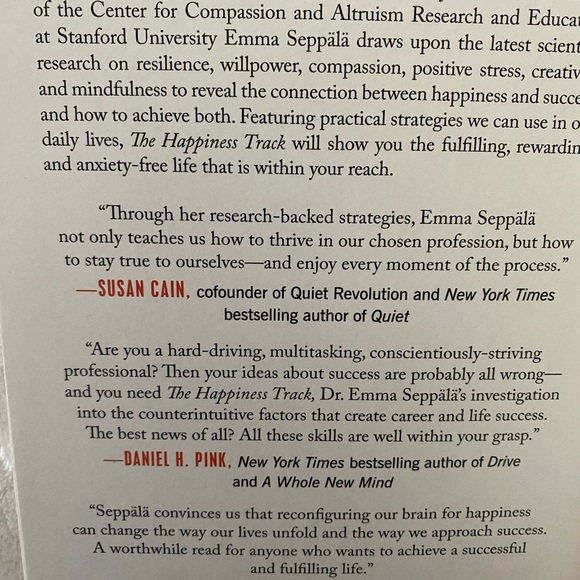 THE
HAPPINESS
TRACK
HOW TO APPLY THE SCIENCE OF HAPPINESS
TO - Picture 2 of 2